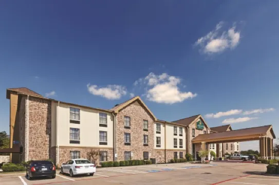 La Quinta Inn & Suites by Wyndham Denison - N. Lake Texoma