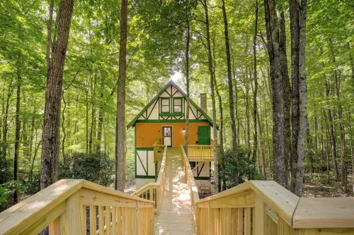 Wooded Retreat w/ Decks & Views in Beech Mountain! - 3-Star