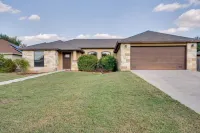 Pleasanton Vacation Rental w/ Private Yard! - Parkering
