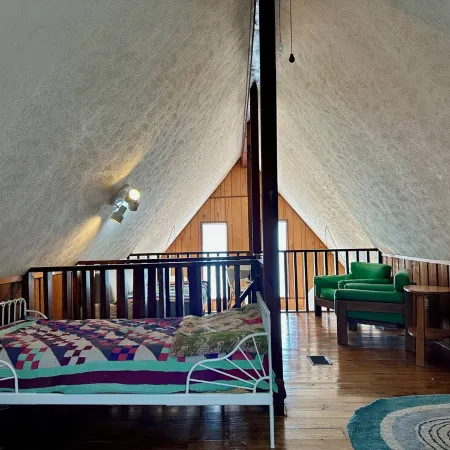 Design-forward Frio cabin with epic views & pool