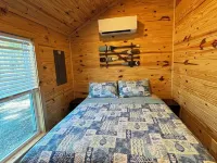 Cozy pet friendly 2-bedroom cabin in Steinhatchee, FL Hotels in Steinhatchee