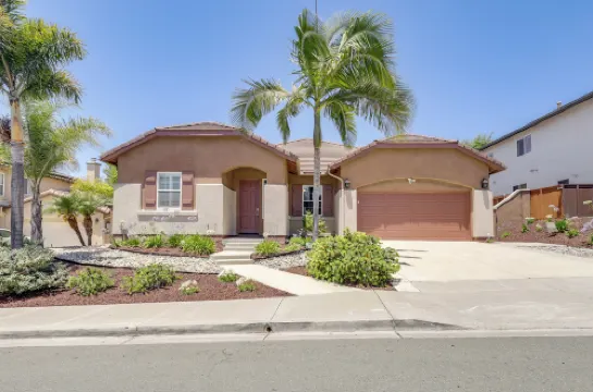 Private and Spacious Deluxe Rolling Hills Ranch Gem