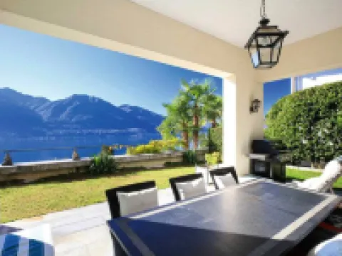 Magnificent villa with indoor pool and prime lake view location Hotels in Minusio
