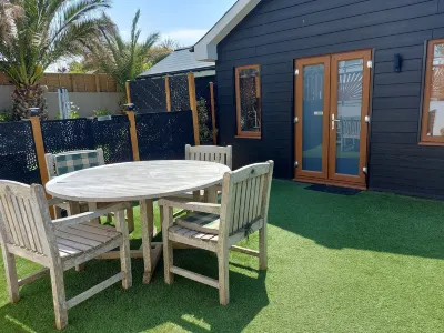 Meadow View Apartments Hotels near The Bird