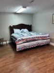 Spacious 3 bedroom apartment 3 miles from Wolf Creek Dam. Pet friendly!