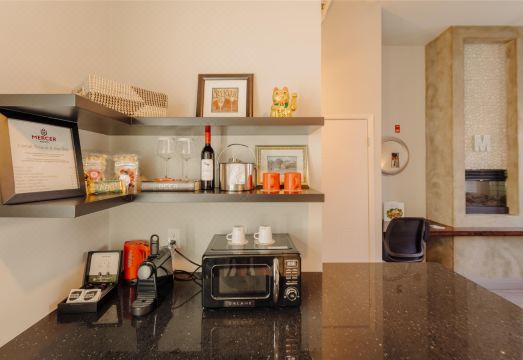 머서 호텔 다운타운의 현대적인 객실 인테리어