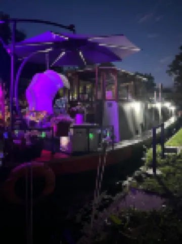 London Dutch Barge - Sleeps 3 & Cosy Fireplace