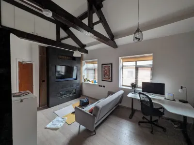 Ultra-Central Loft Penthouse Sky Sports & Movies