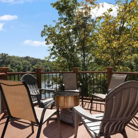 Lakefront Getaway on Boone Lake – Sleeps 8+ • Hot Tub • Dock • Fire Pit • Kayaks