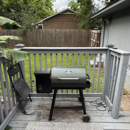 3-bedroom house with pool in hometown Dothan.