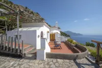 Beautiful Villa with magnificent terrace overlooking the sea