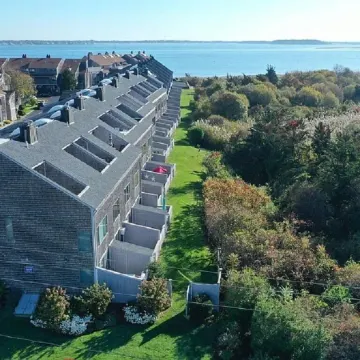 Oceanfront 3Br Condo. Visit Hyannis for Your Cape Holiday! 1600 sq ft Home!