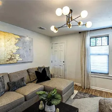 Charming, modern, 2nd floor home-away-from-home