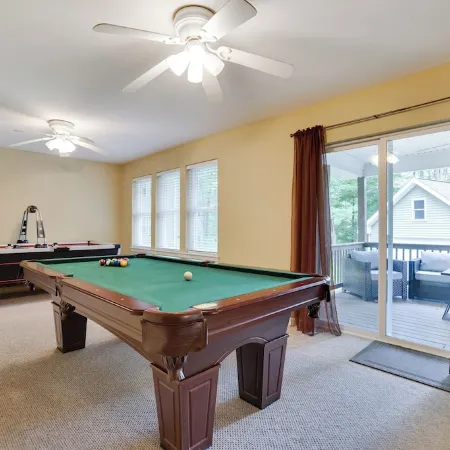 Fabulous 4-bedroom house with AC in Lackawaxen