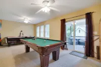 Fabulous 4-bedroom house with AC in Lackawaxen Hotels in Lackawaxen Township