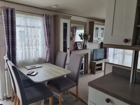 SP75 - 8 Berth Caravan with Veranda - No pets allowed