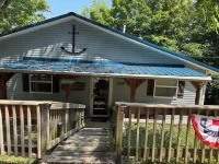 The Lakeview Cabin