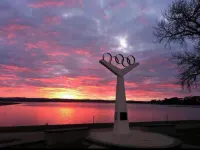 quiet home walk to lake playground shops and golf Hotels in Alfredton