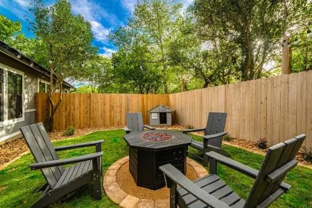 Charming Getaway with Fire Pit and Beautiful Kitchen - Cozy Retreat