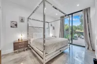 Wonderful Tropical Pool House North Miami - Brand New Construction Tulum Style -