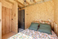 Tinyhouse & bees: an unusual stay in Provence