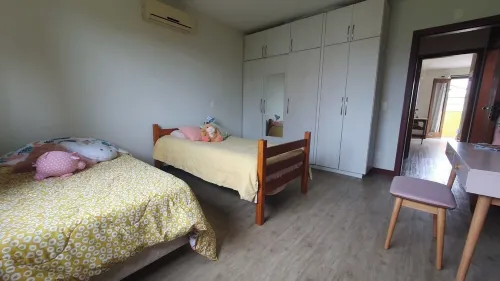 Cozy House with Jacuzzi in a Gated Community, Praia do Campeche, Floripa, SC