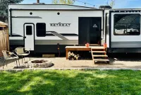 The Wino Wagon in Downtown Hotel a Prosser