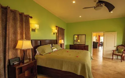 Chrissy Villa 1 Bedroom Penthouse Hotels in 