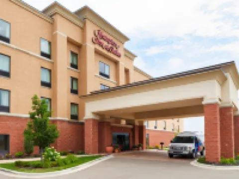 Hampton Inn & Suites Detroit/Chesterfield Township Hotels in Macomb County