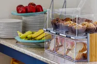 Days Inn & Suites by Wyndham Winkler Hotels in Morden