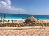 chalet 90 sq. m with one bed room and reception first raw sea view Hotels in Qesm Ad Dabaah