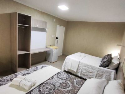 RiverSide Flat 102 – Settle in with charm near the waterfront