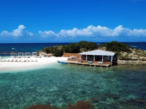 Hodges Bay Resort & Spa