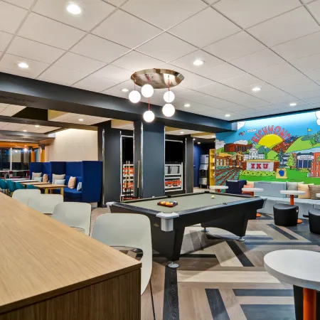 Tru by Hilton Richmond