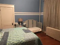 Beautiful 1915 Four Square Home 5 minutes to downtown Petersburg VA