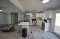 Decatur 3-BR Bliss: Modern Comfort