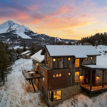 Big Sky Basin - Ski-in/Out, Hot Tub & Game Room