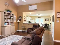 Charming 3-bedroom townhome with AC, WiFi in beautiful Salado, Texas.
