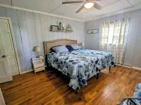 Cozy Ranch Retreat! Peace, Lake Views, Game Room & Hot Tub