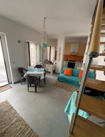 House Cielo Terra Old Town La Maddalena Отели рядом с достопримечательностью «Архипелаг Маддалена»