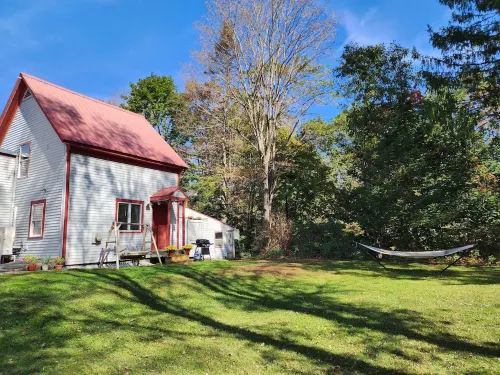 Addie's Place: A Quiet and Quirky Private Guesthouse