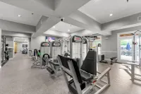 NEW, Tennis, Golf, Game Room, Gym, 10 min drive from Lake Allatoona & DT, Fall!