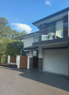 Riverside Gardens Penrith Regional Gallery 주변 호텔