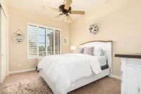 Walk to the Wigwam from this charming single-level condo!