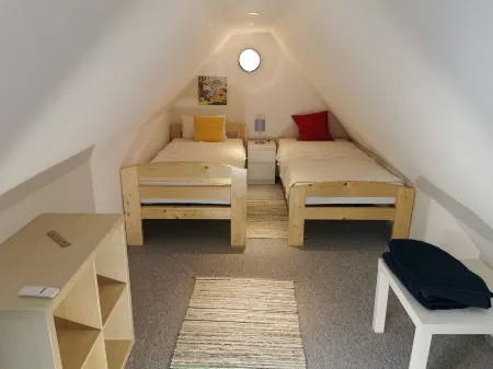 Haus Deichläufer Apartment Seeluft No. 20 Отели в г. Stinteck