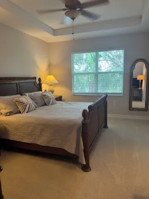 Luxury Living in Pelican Sound Golf and River Club - Second Story Coach Home