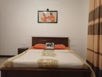 Nearest place to Royal Garden Hotel di Peradeniya