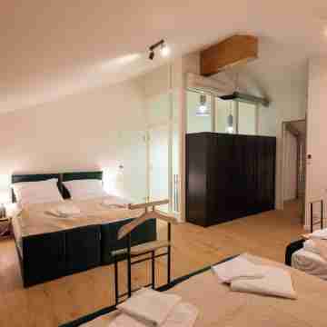 Munich 100 meters from Oktoberfest for 16 guests in Apartment Helsinki Rooms