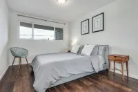 Downtown Kirkland - Modern 3rd Street Retreat