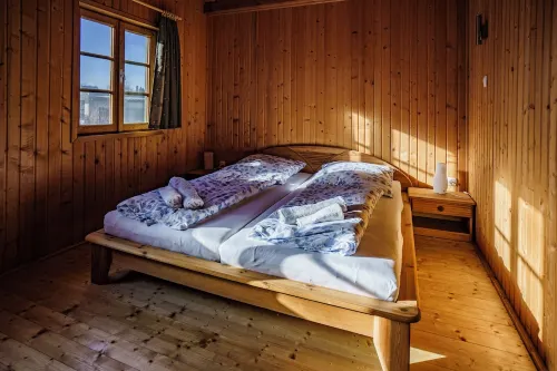 Air-conditioned wooden house 800 meters from the lake with 4 bedrooms Hotels in Marcali Járás